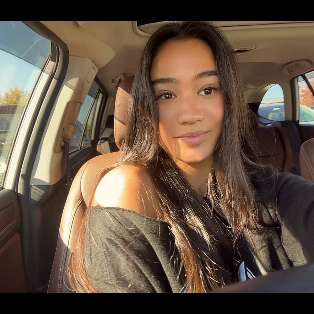 Meet your Posher, Olivia